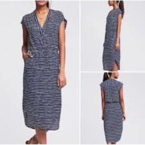 Banana Republic Navy Striped V-Neck Patio Midi Dress with Pockets Size 10 Yacht
